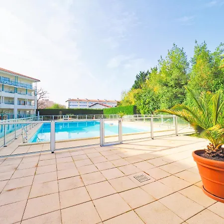 Appart Piscine Et Golf Apartment *